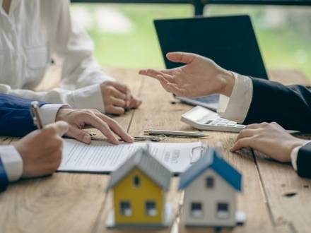 Three Things a Residential Real Estate Lawyer Can Do For You