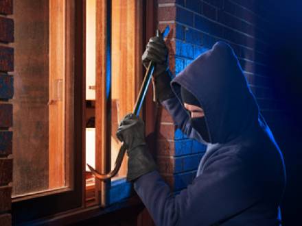 What Are the Differences Between Burglary and Robbery?